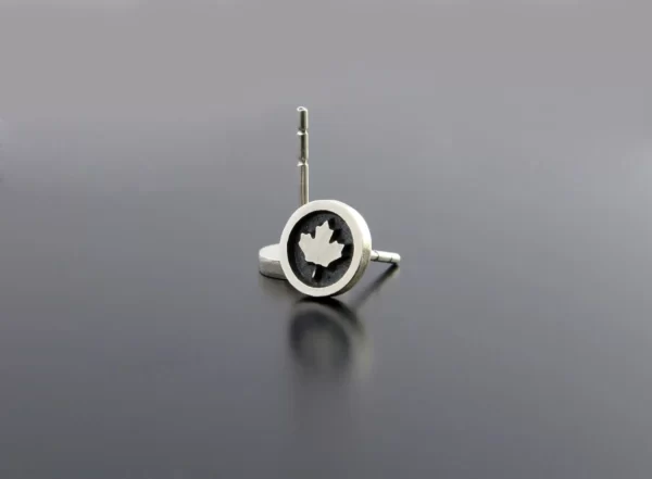 Maple leaf silver earrings