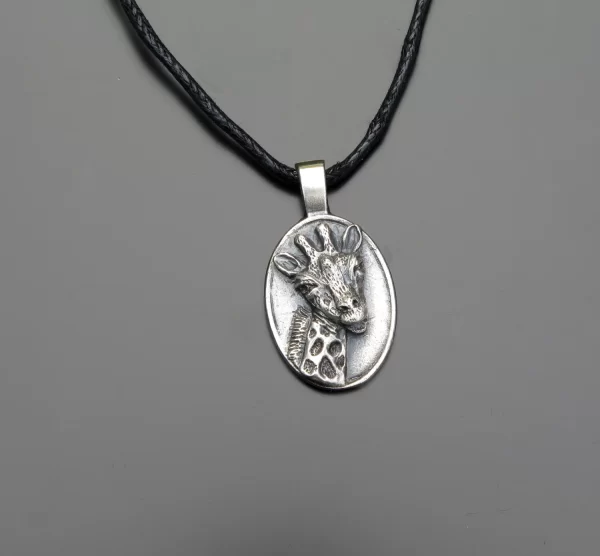 Giraffe silver pendant - Image 2