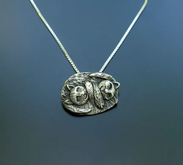 Hugging sleeping cats silver pendant - Image 5