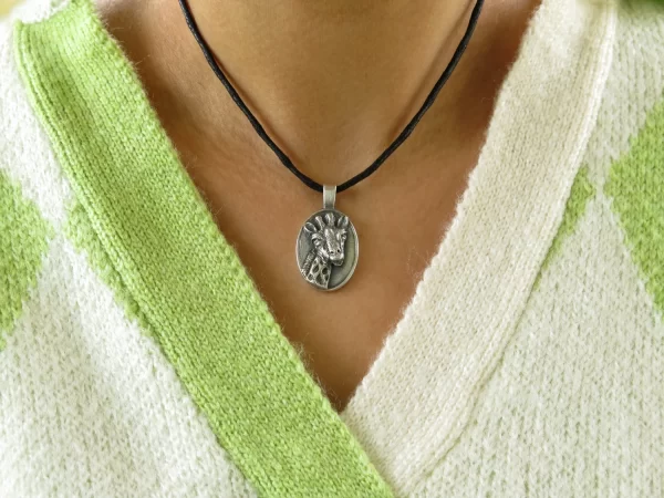 Giraffe silver pendant - Image 8