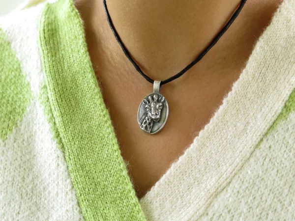 Giraffe silver pendant - Image 9