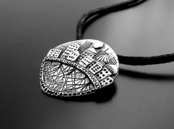 Silver city with roots pendant - Image 6