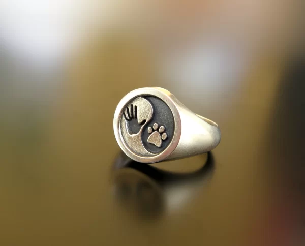 Vegan silver ring animal paw - Image 2