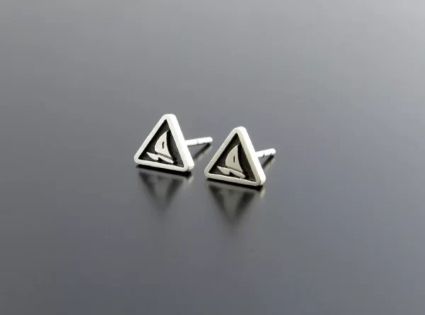 Silver sailing boat earrings - Image 2