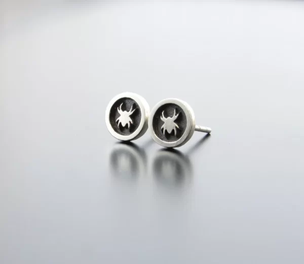 Silver spider earrings - Image 3