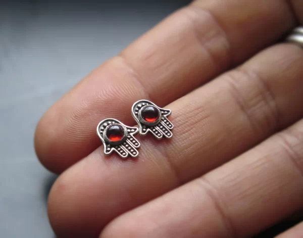 Handmade hamsa with garnet silver earrings - Image 3